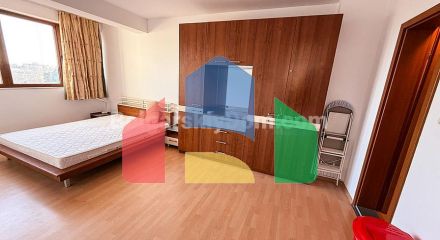 Трикімнатна квартира в Шато Дель Мар