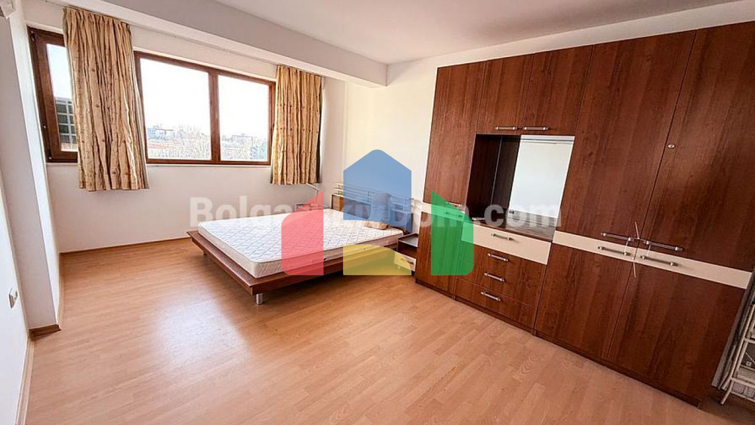 Трикімнатна квартира в Шато Дель Мар