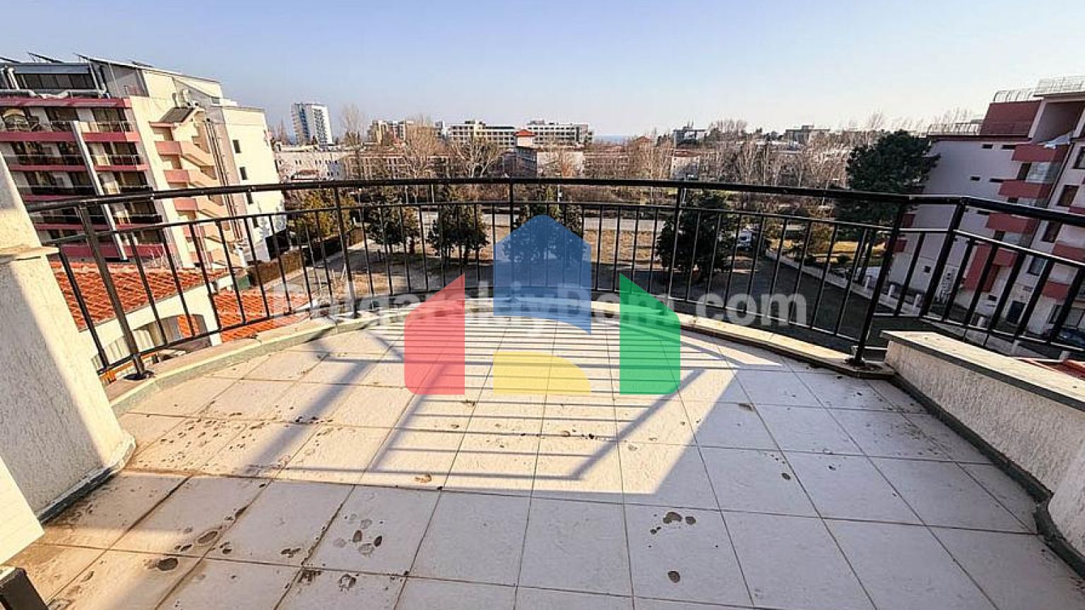 Трикімнатна квартира в Шато Дель Мар