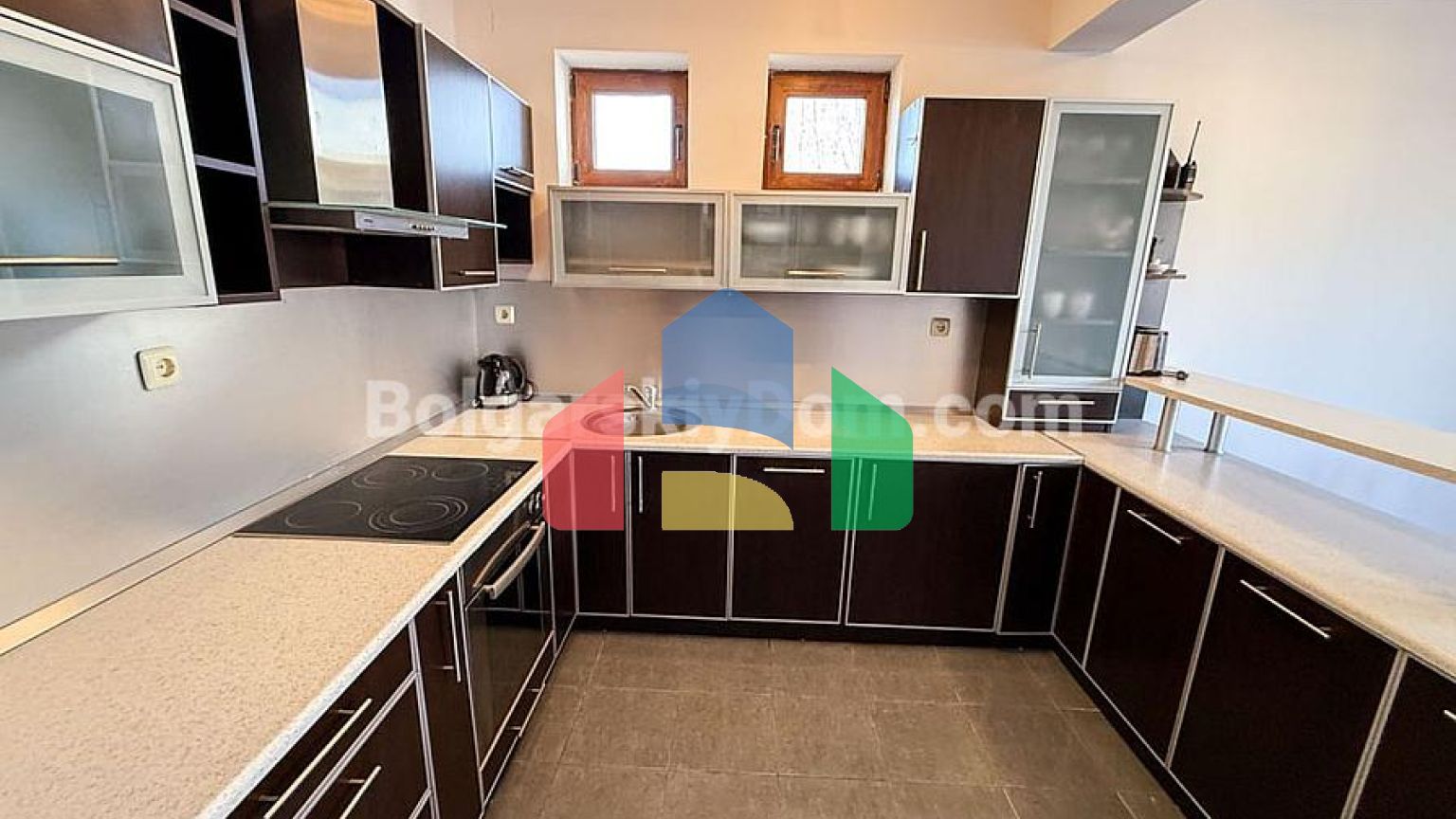 Трикімнатна квартира в Шато Дель Мар