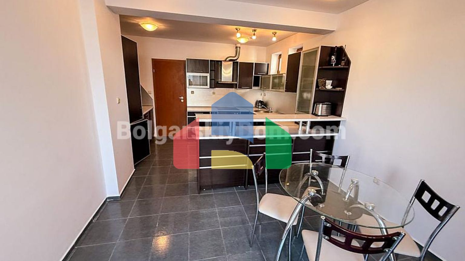 Трикімнатна квартира в Шато Дель Мар