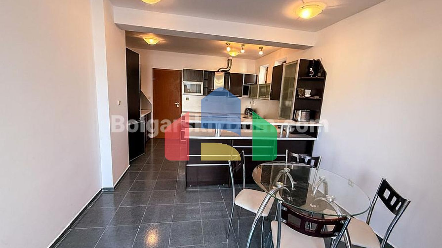 Трикімнатна квартира в Шато Дель Мар