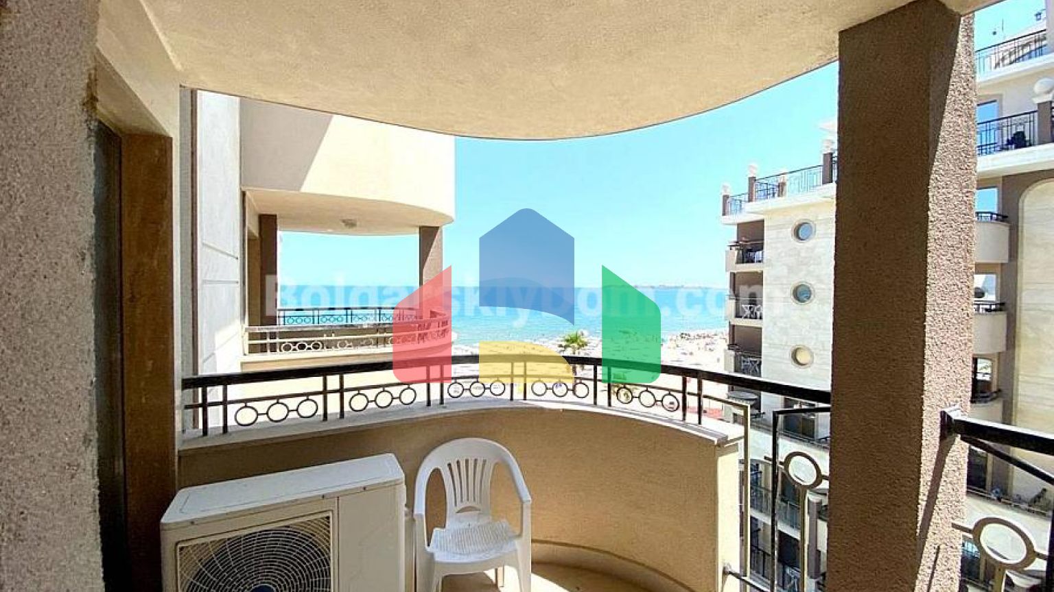 Трикімнатна квартира в Голден Реінбоу