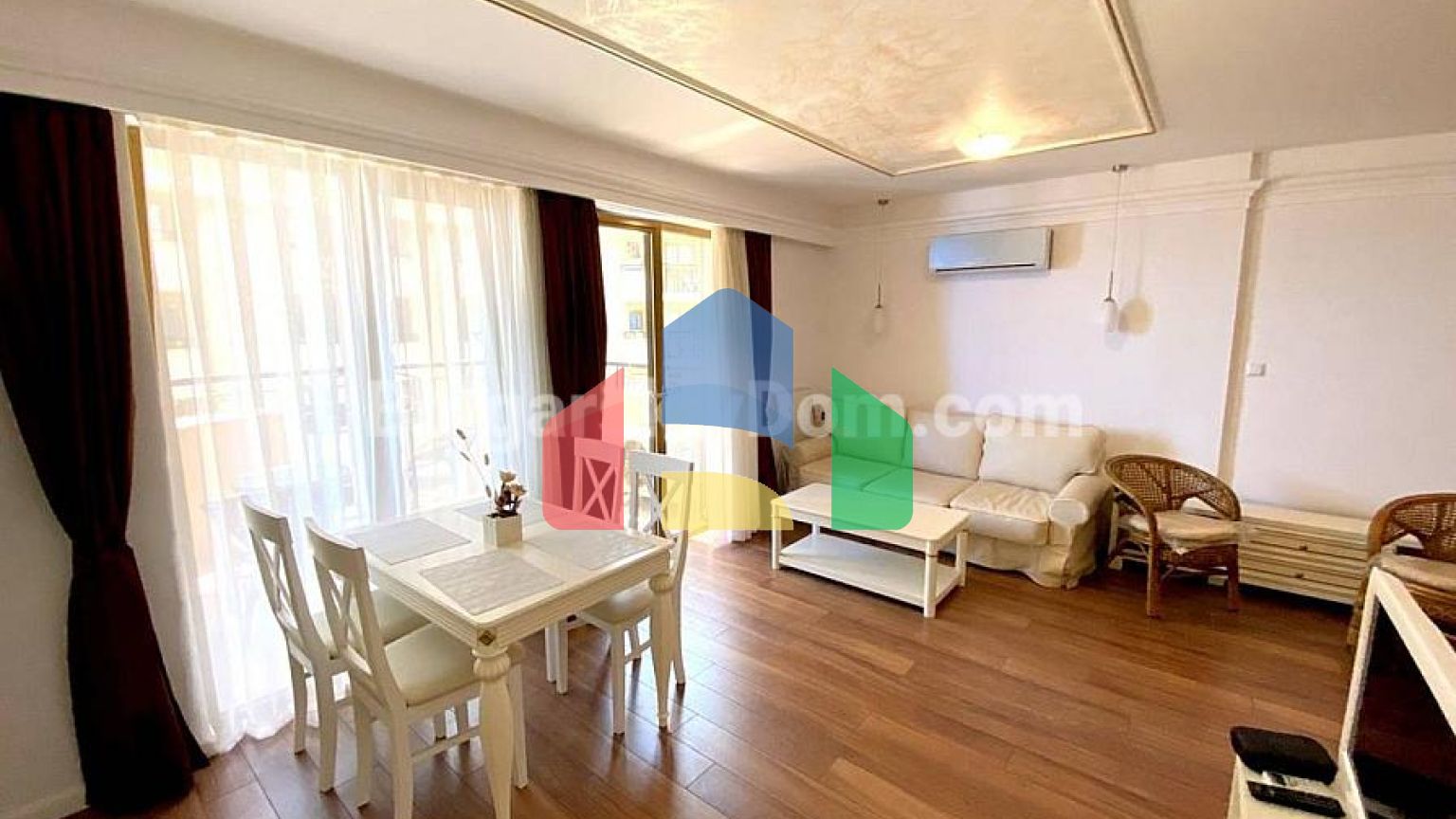 Трикімнатна квартира в Голден Реінбоу