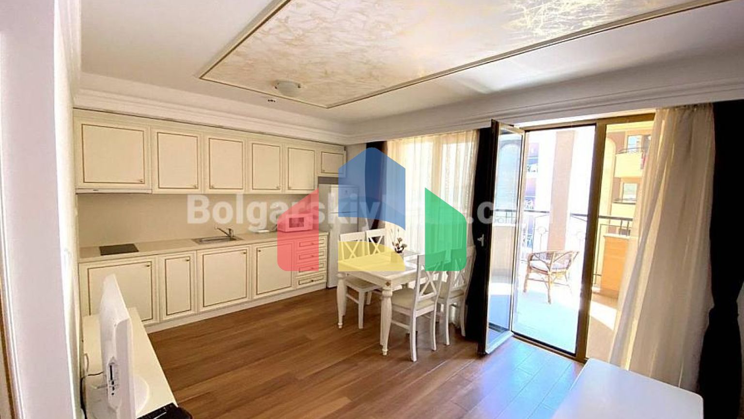 Трикімнатна квартира в Голден Реінбоу