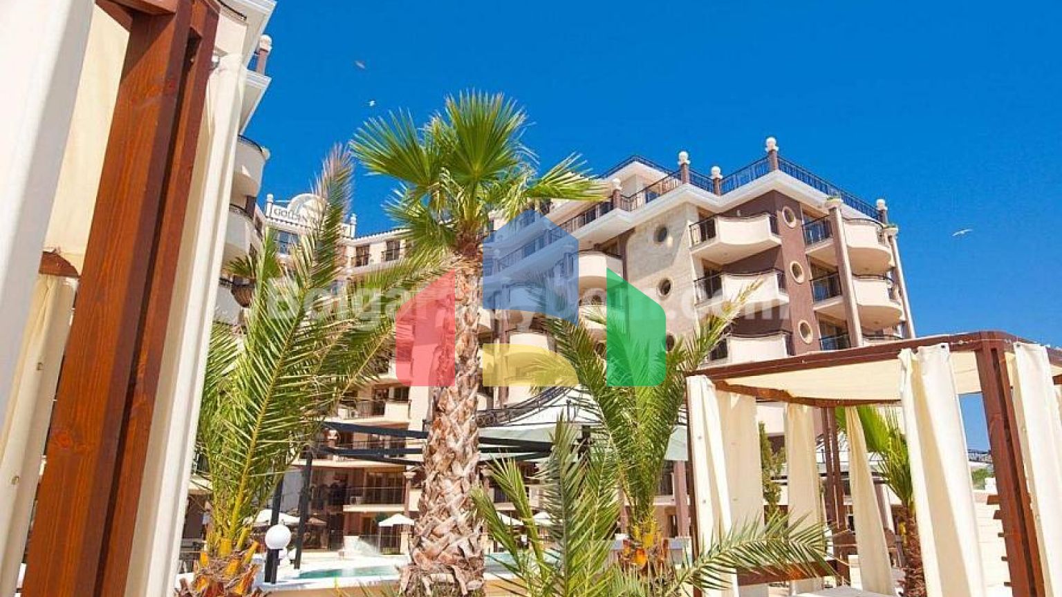 Трикімнатна квартира в Голден Реінбоу