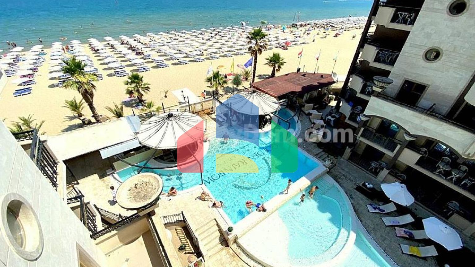 Трикімнатна квартира в Голден Реінбоу