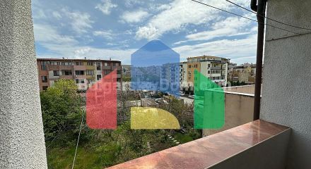 Четырехкомнатная квартира в жилом доме