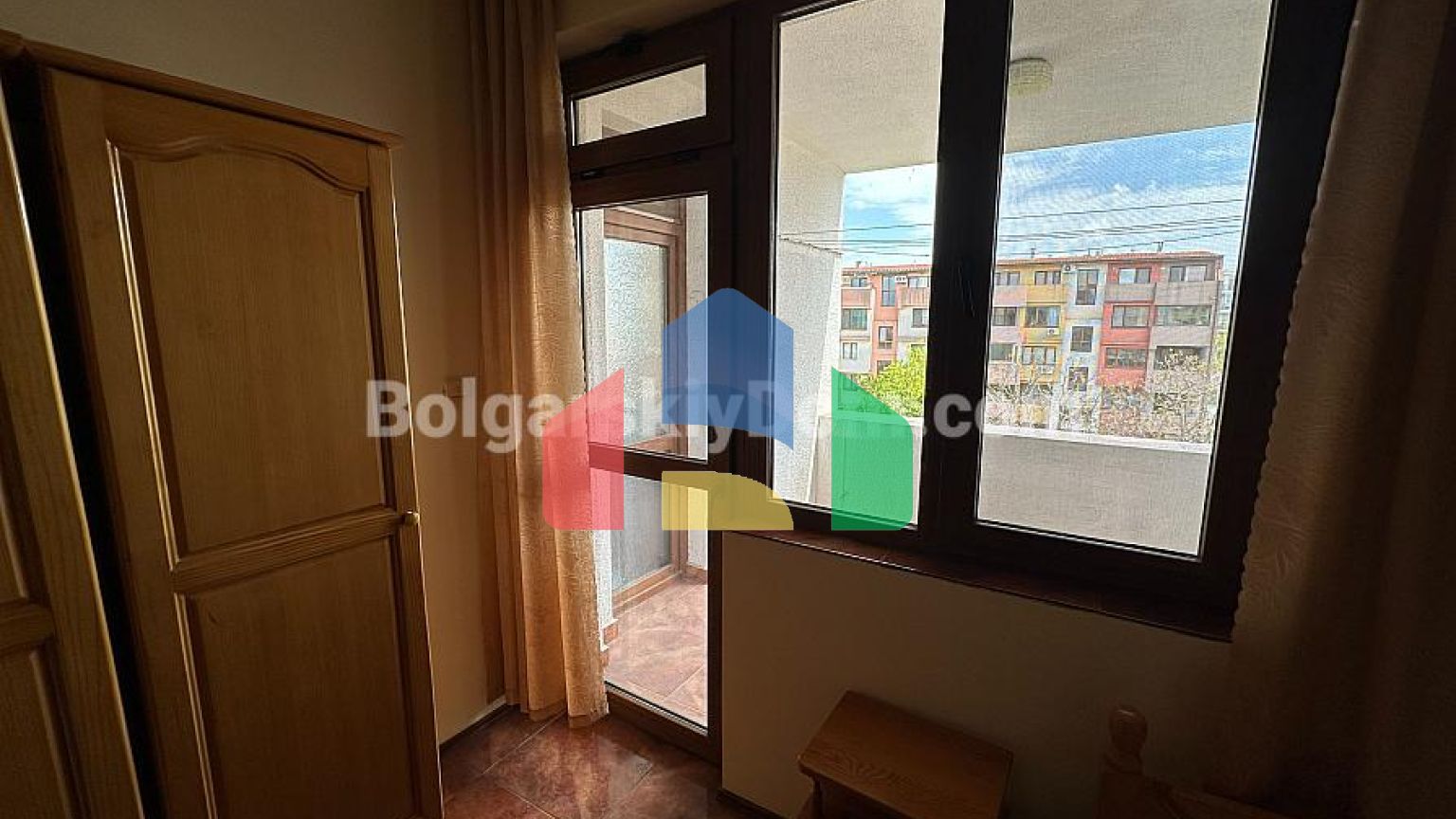 Четырехкомнатная квартира в жилом доме