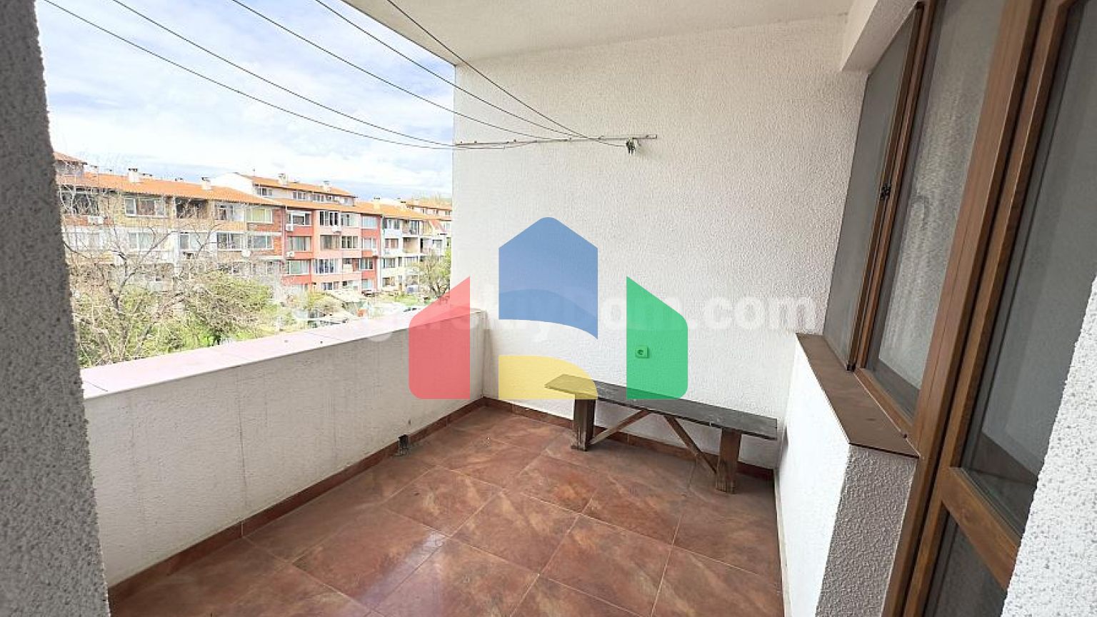 Четырехкомнатная квартира в жилом доме