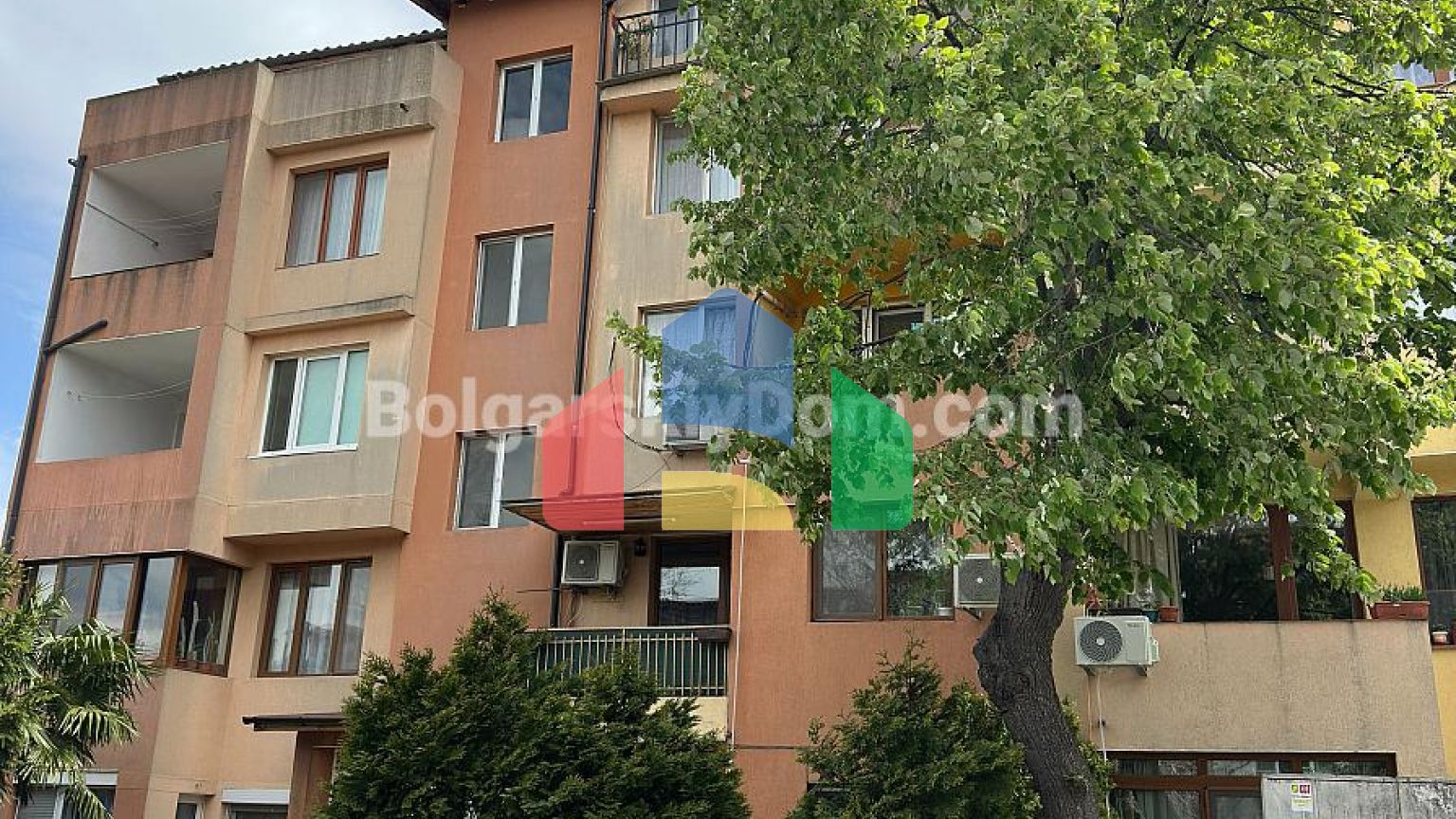 Четырехкомнатная квартира в жилом доме