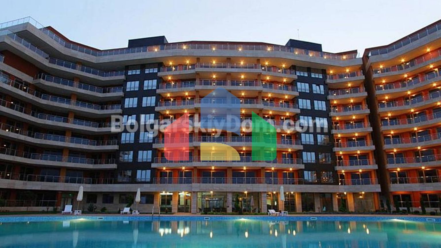 Трехкомнатная квартира в Петерхаус