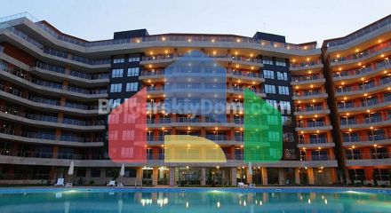 Трехкомнатная квартира в Петерхаус