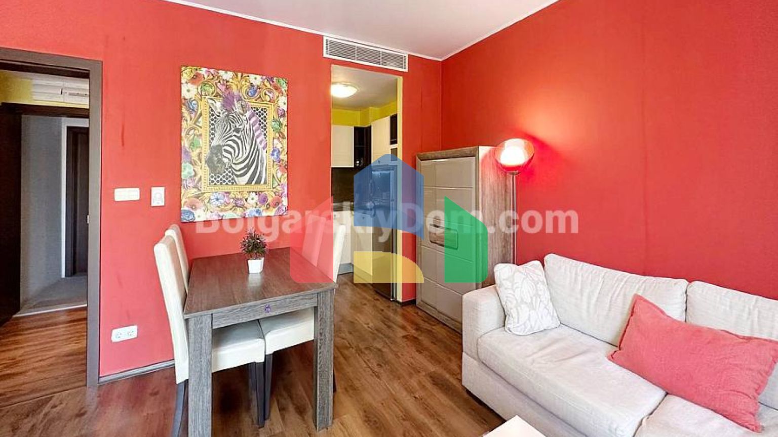 Трехкомнатная квартира в Петерхаус