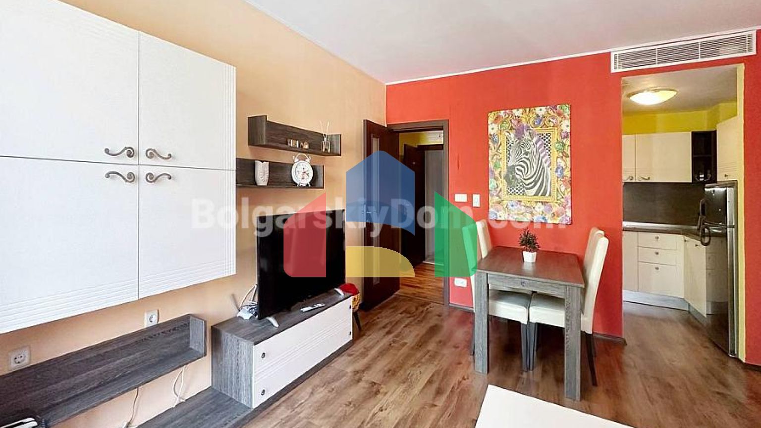 Трехкомнатная квартира в Петерхаус