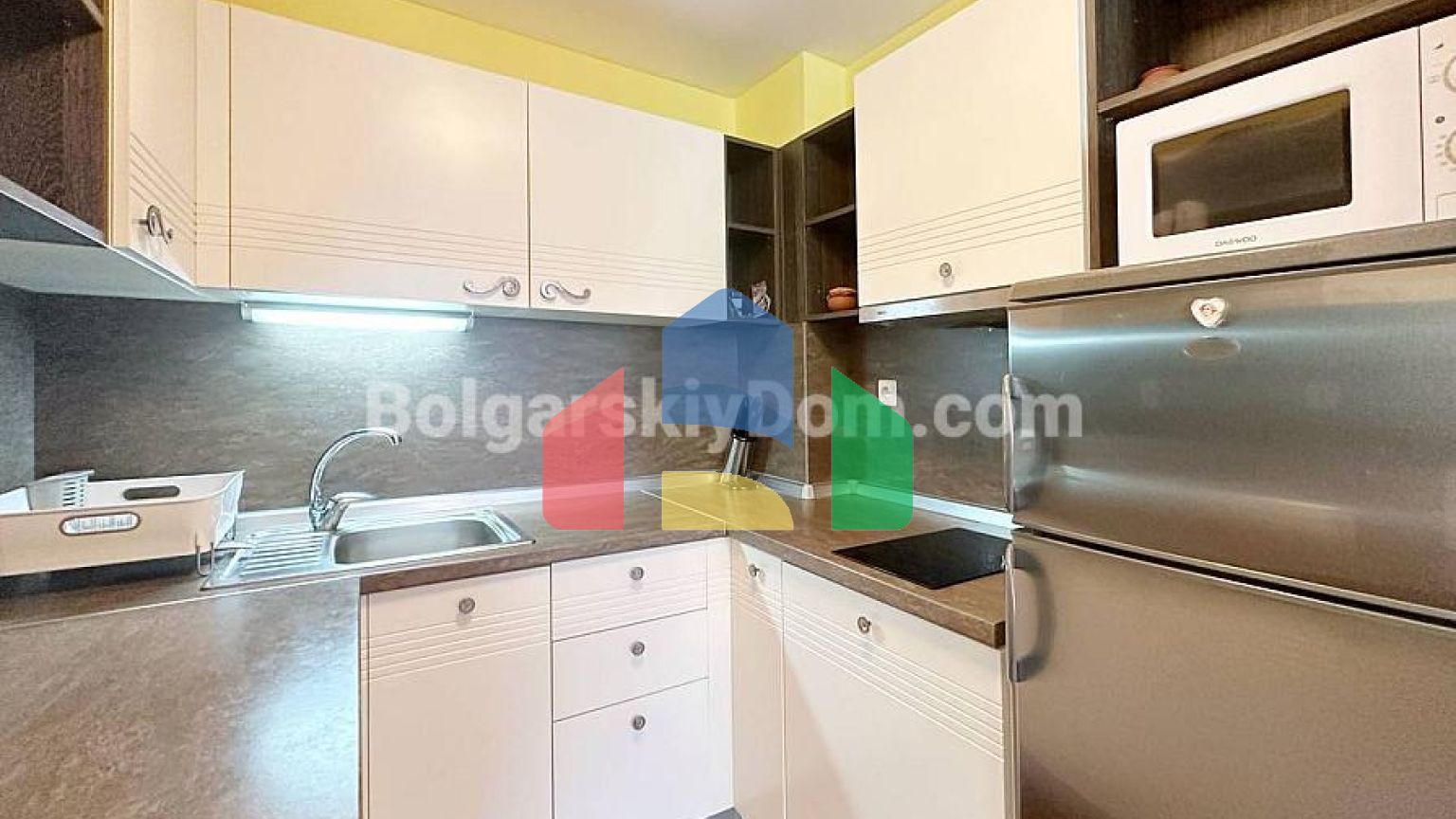 Трехкомнатная квартира в Петерхаус