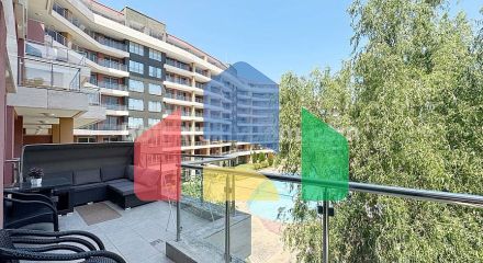 Трехкомнатная квартира в Петерхаус