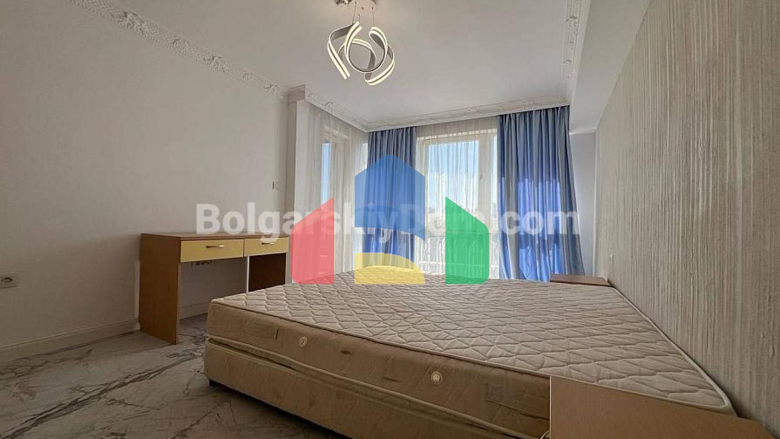 Двокімнатна квартира в Соле Мар