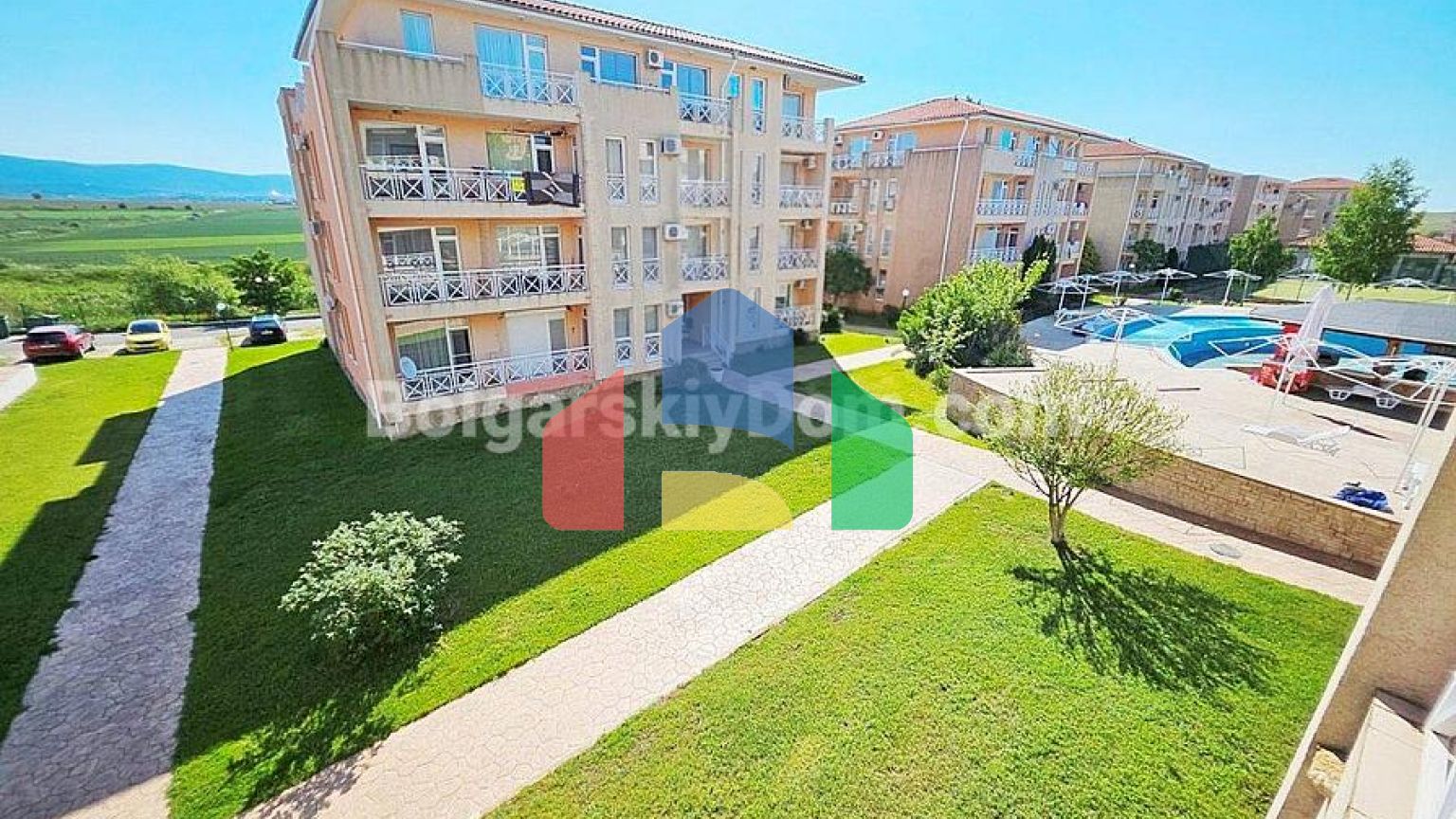 Двокімнатна квартира в Санні Дей 6