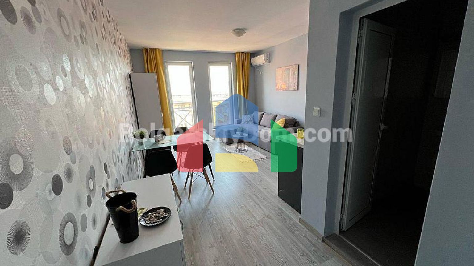 Квартира-студія в Санні Дей 6