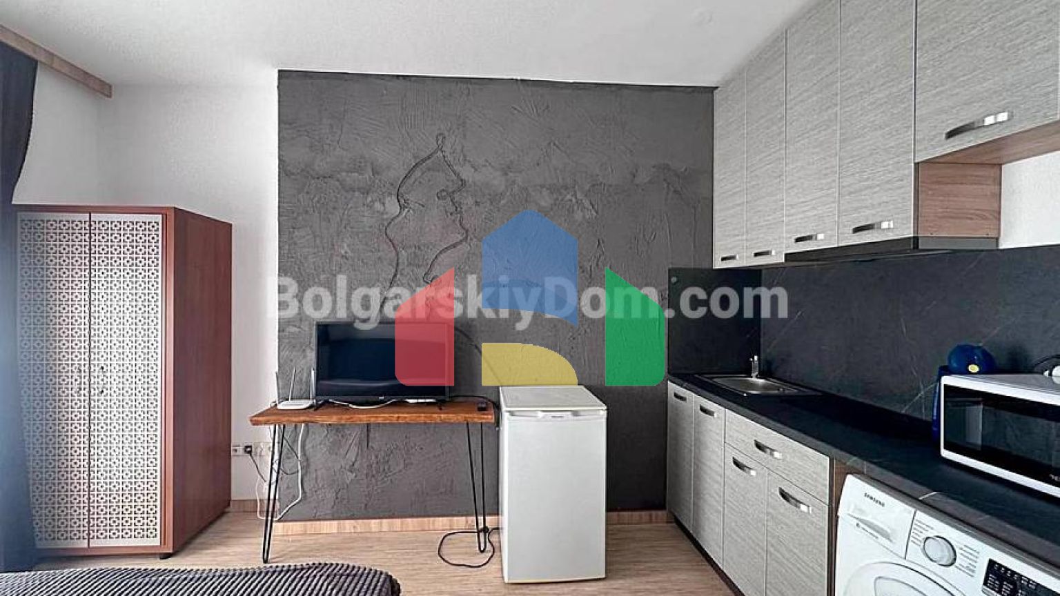 Квартира-студія в Санні В'ю Централ