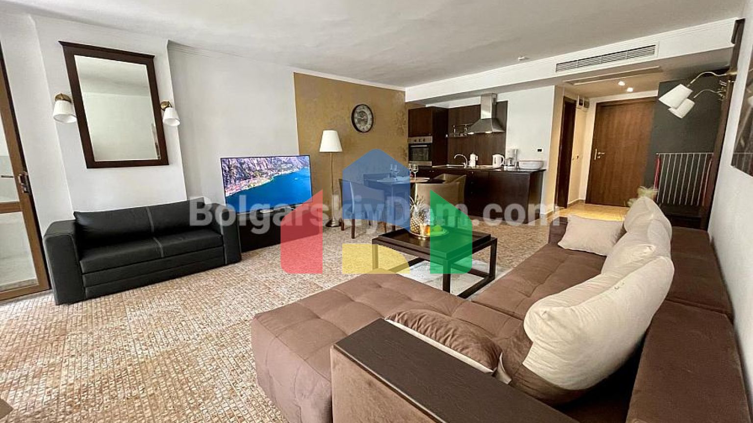 Простора студія в Барсело Роял Біч