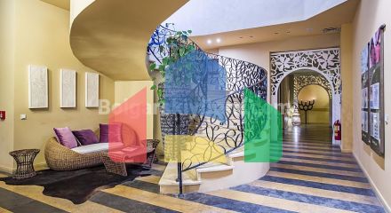 Простора студія в Барсело Роял Біч