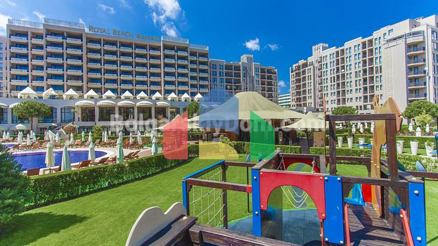 Простора студія в Барсело Роял Біч