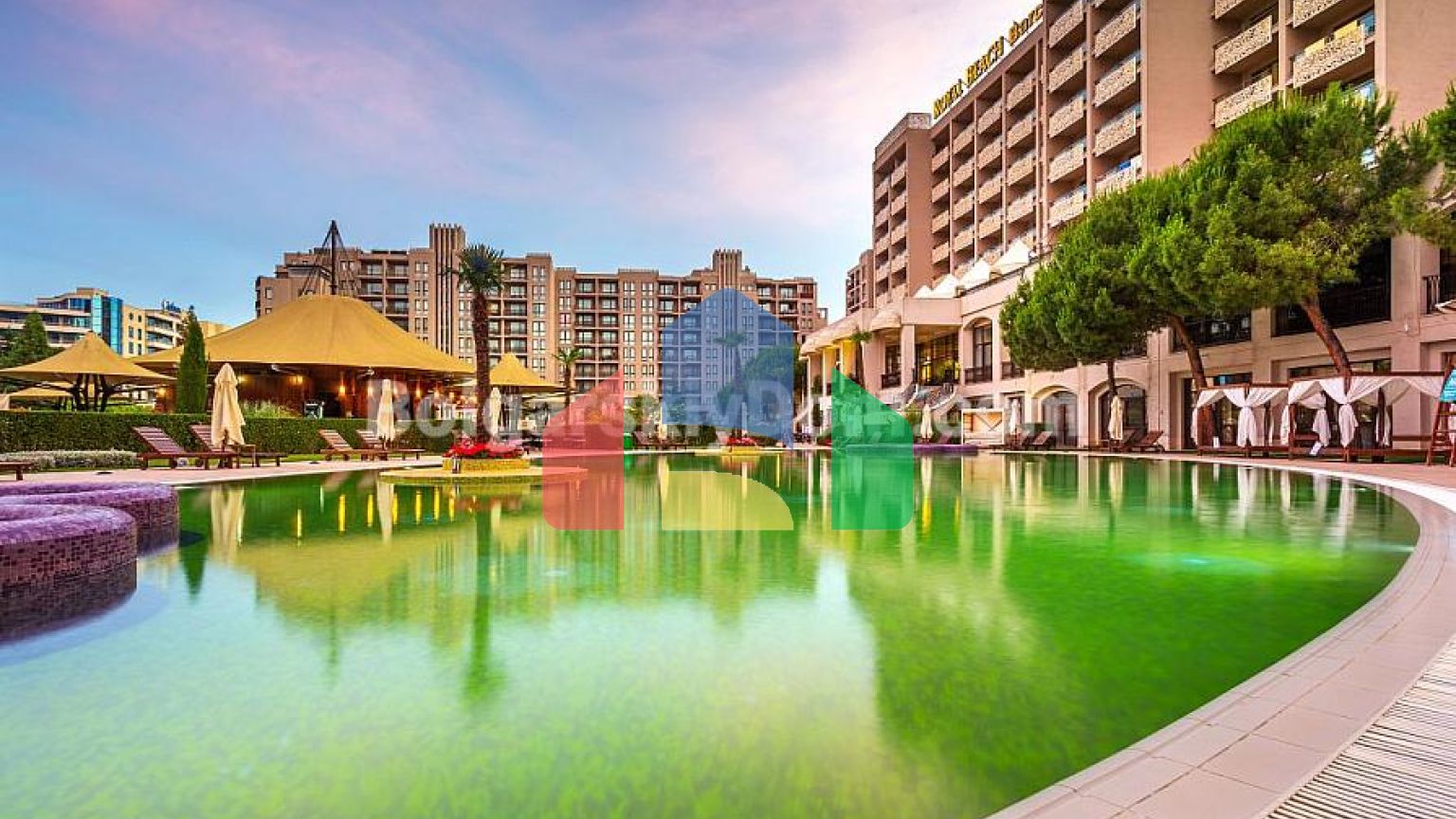 Простора студія в Барсело Роял Біч