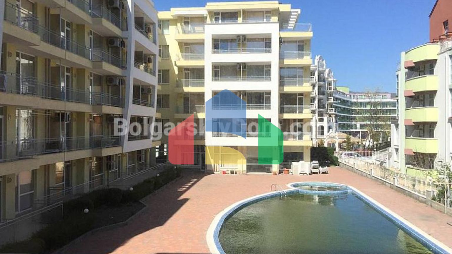 Двокімнатна квартира в Сансет Біч 2