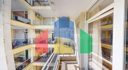 Двокімнатна квартира в Сансет Біч 2