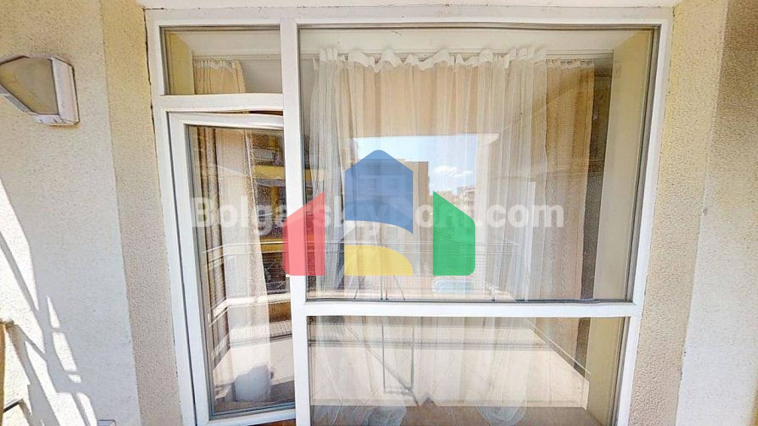 Двокімнатна квартира в Сансет Біч 2