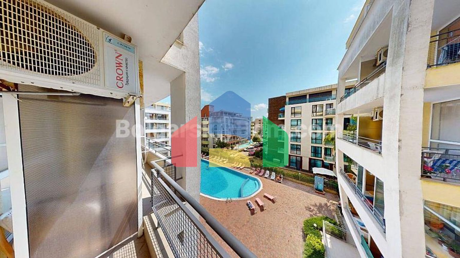 Двокімнатна квартира в Сансет Біч 2