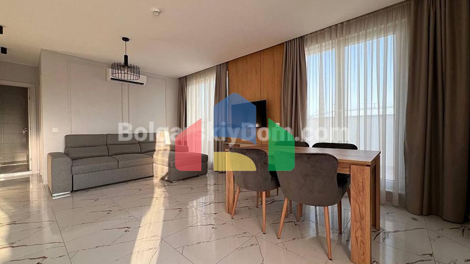 Двокімнатна квартира в Емілія Романа Парк