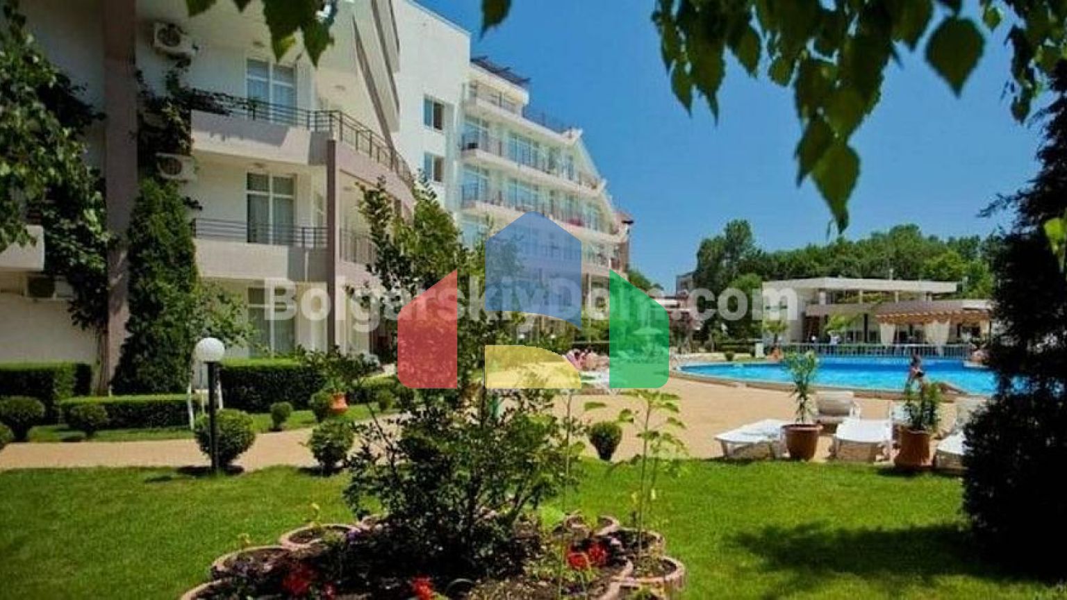 Четырехкомнатная квартира в Сан Вилладж