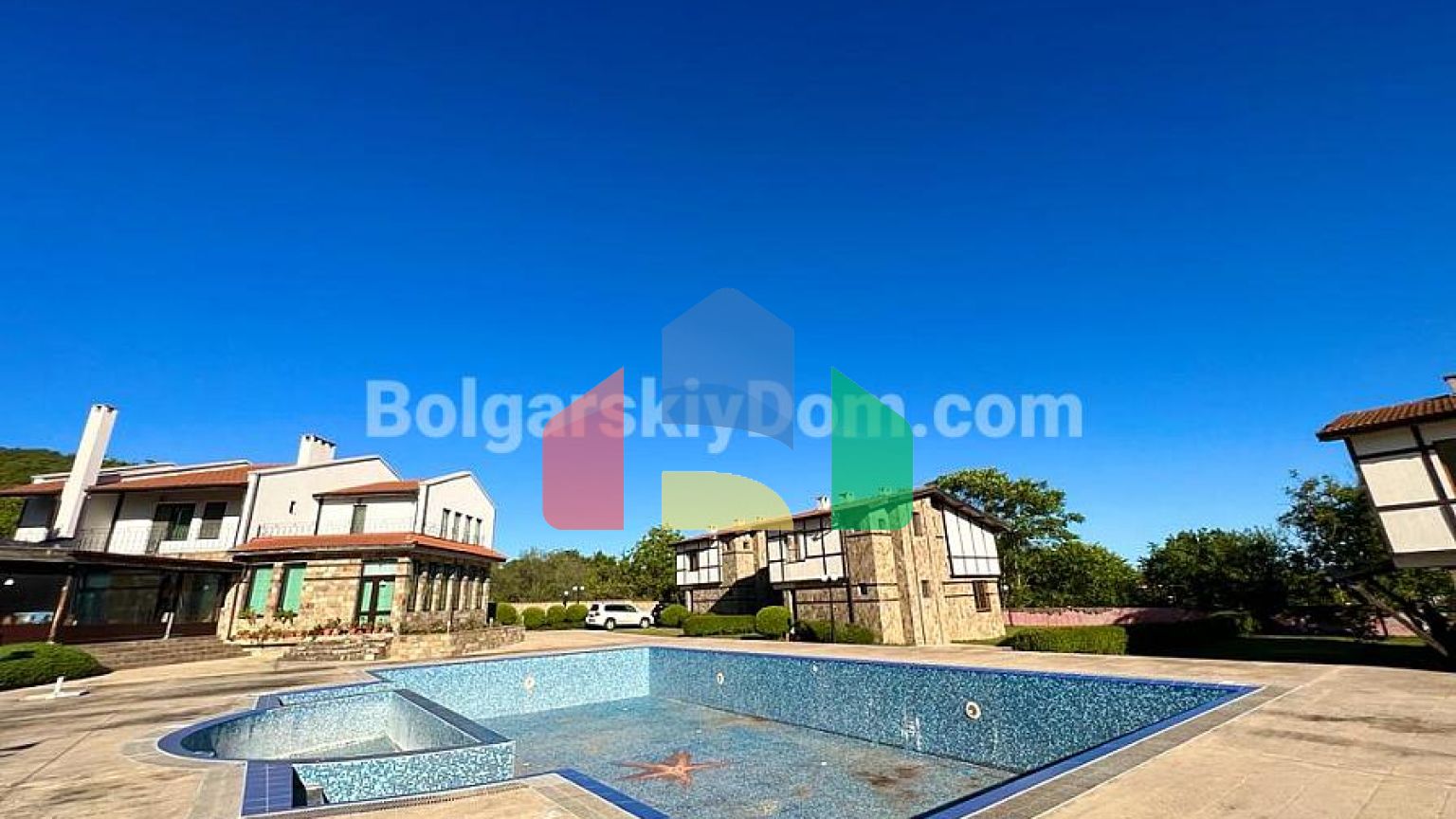 Двухэтажные дома в Горице