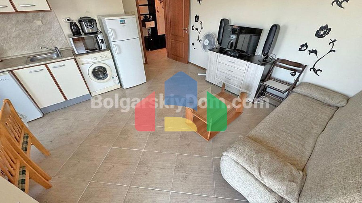 Двухкомнатная квартира в Амадеус 3