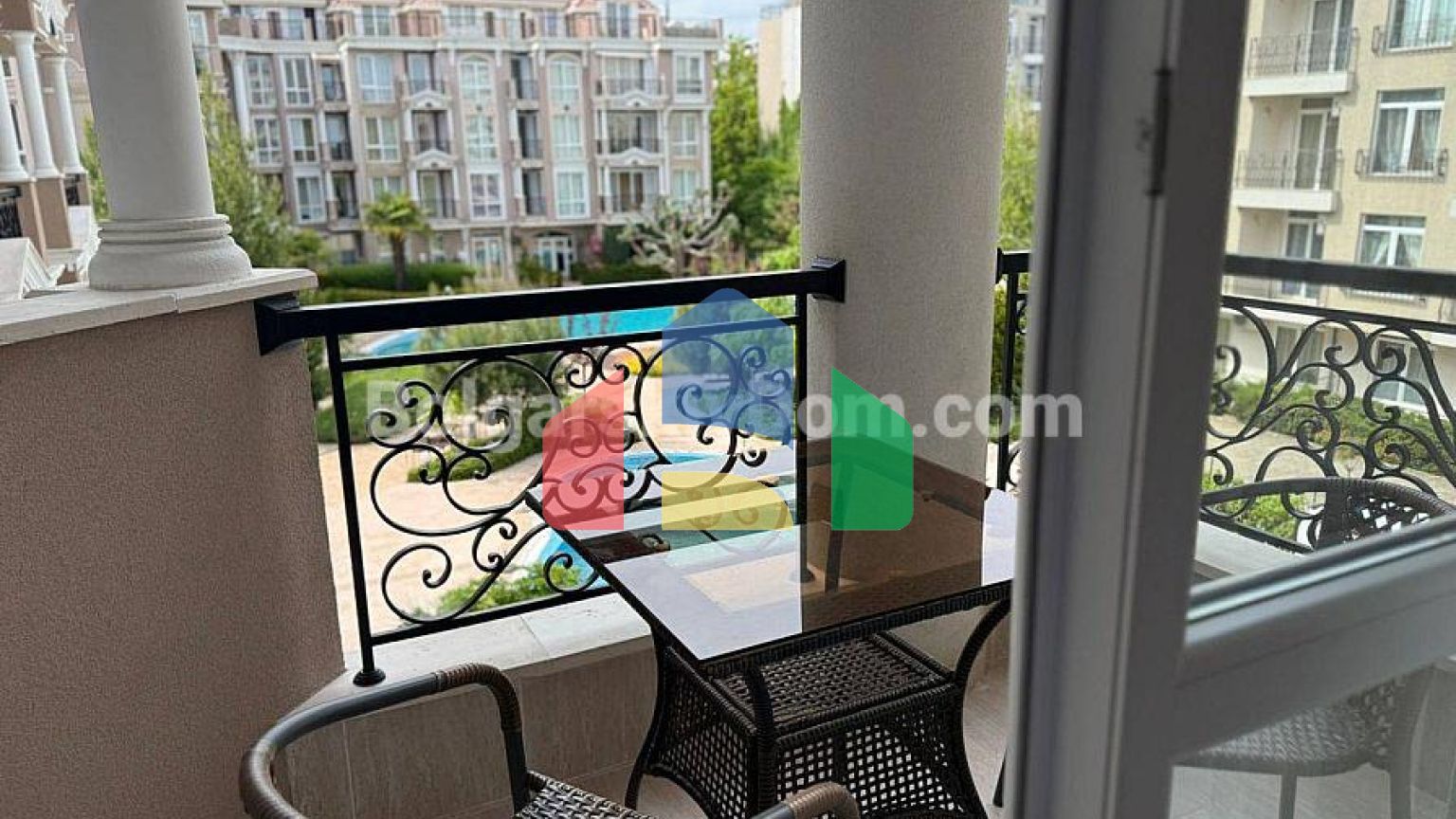 Квартира-студия в Изида Палас