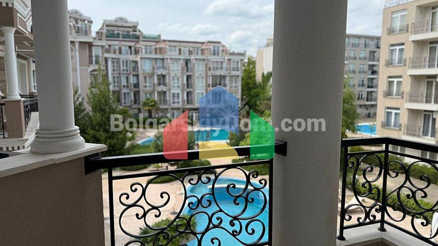 Квартира-студия в Изида Палас