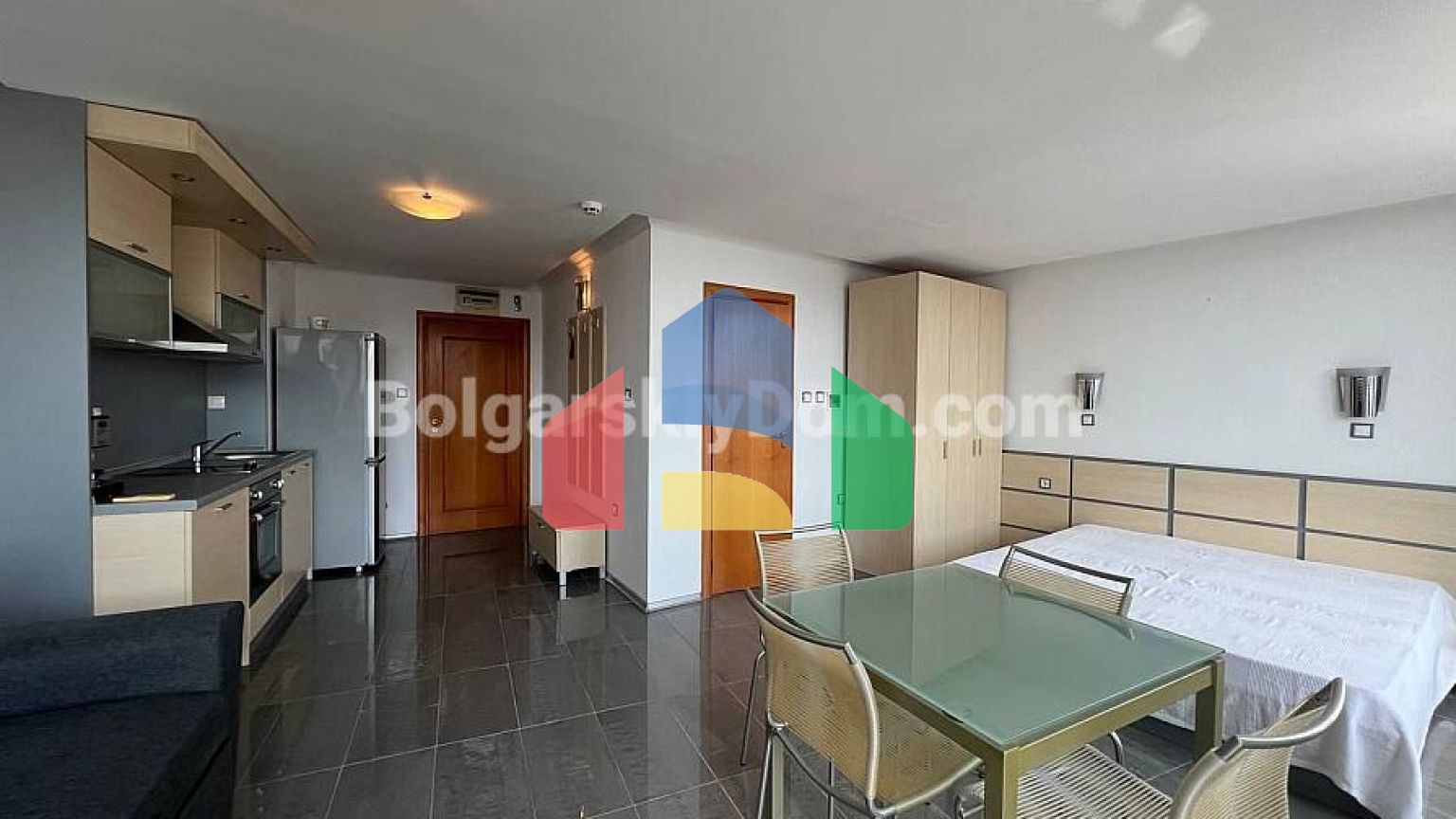 Квартира-студия в Колизей 2