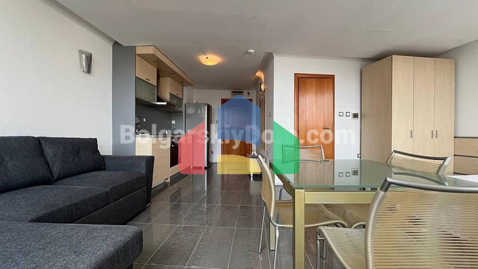 Квартира-студия в Колизей 2