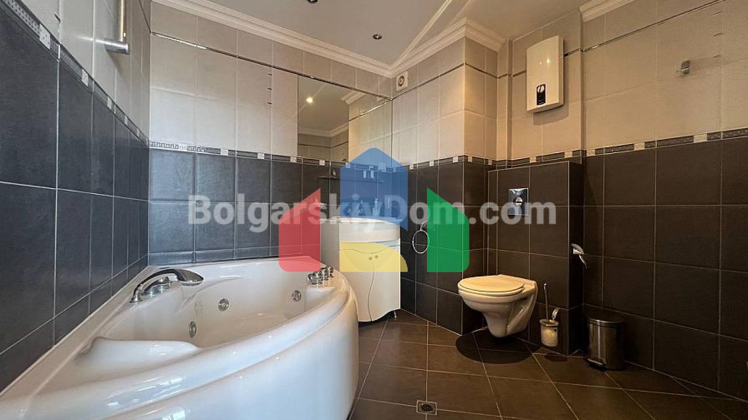 Квартира-студия в Колизей 2