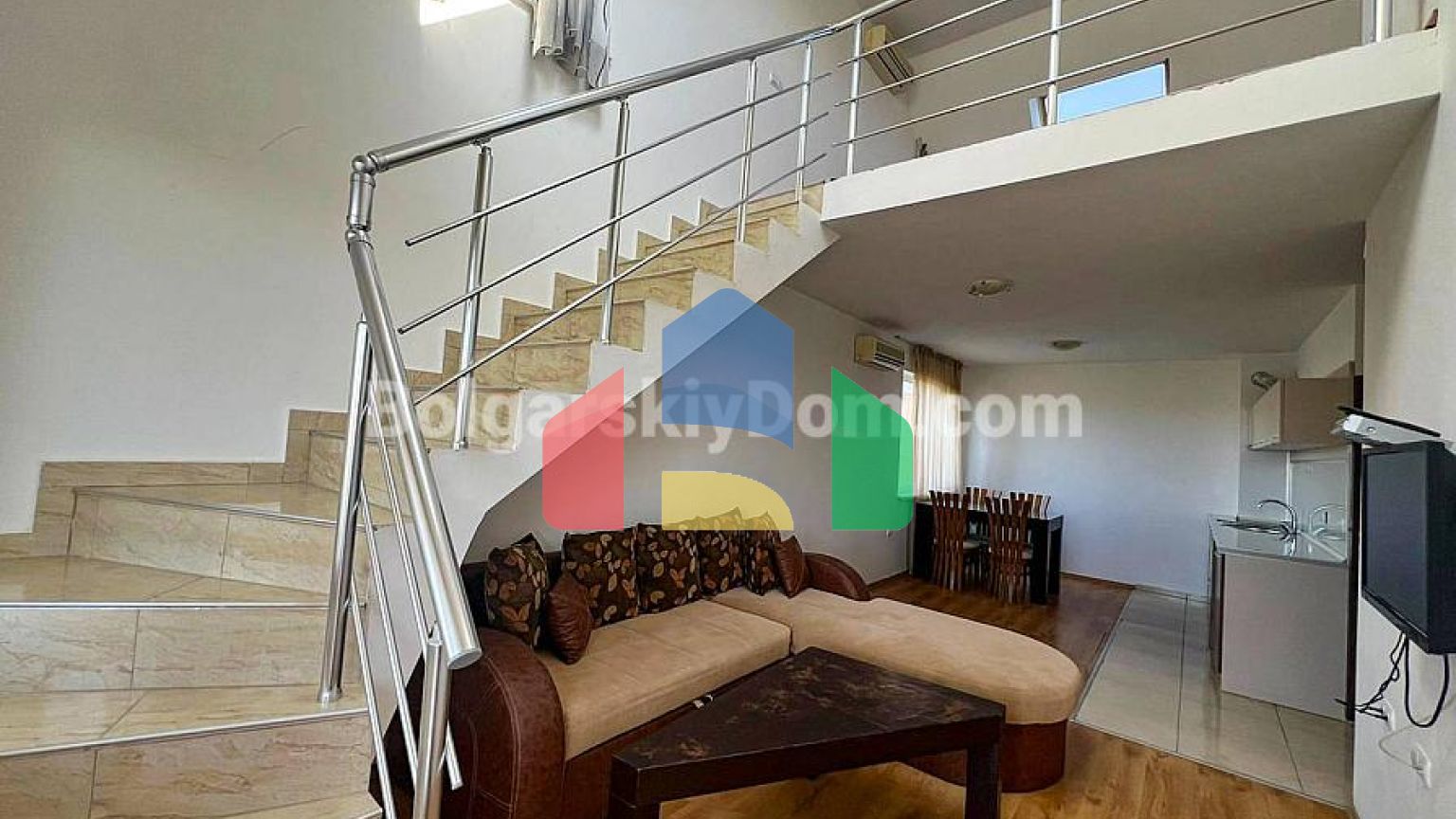 Двокімнатний мезонет в Сі Даймонд