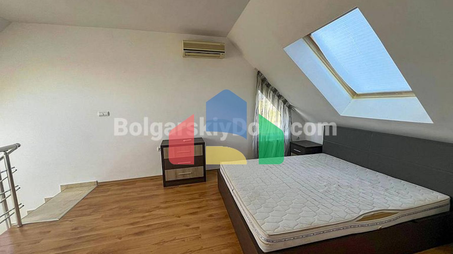 Двокімнатний мезонет в Сі Даймонд