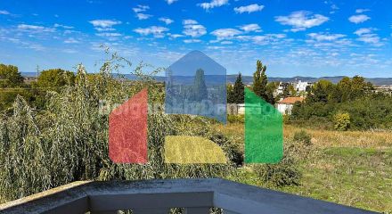 Двокімнатний мезонет в Сі Даймонд