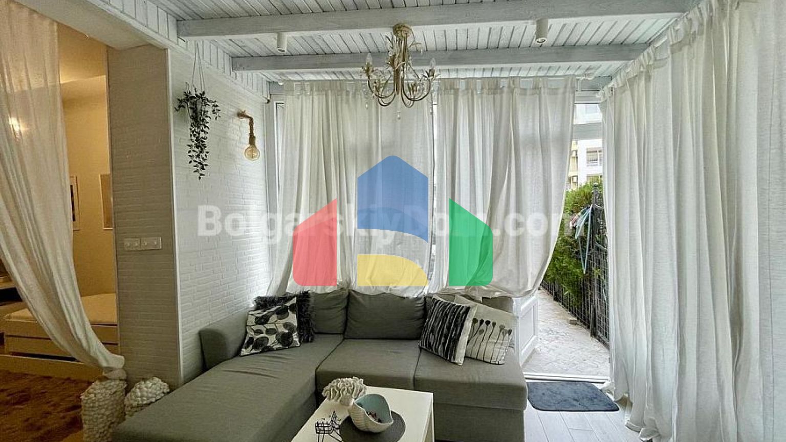 Четырехкомнатная квартира в Сан Гейт