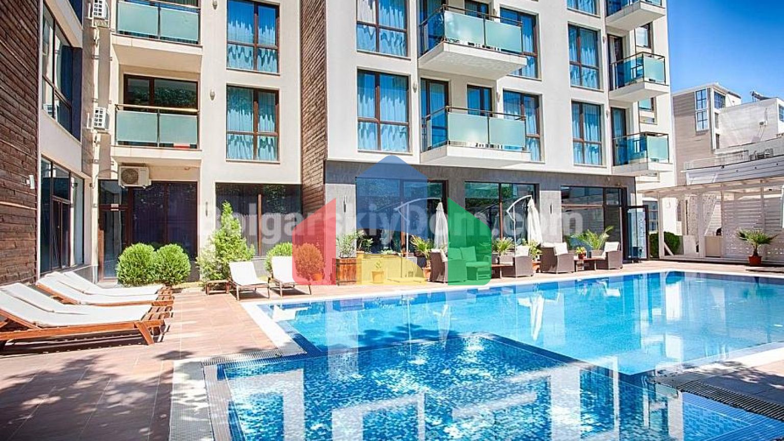 Четырехкомнатная квартира в Сан Гейт