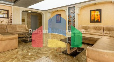 Трикімнатна квартира в Віп Зона