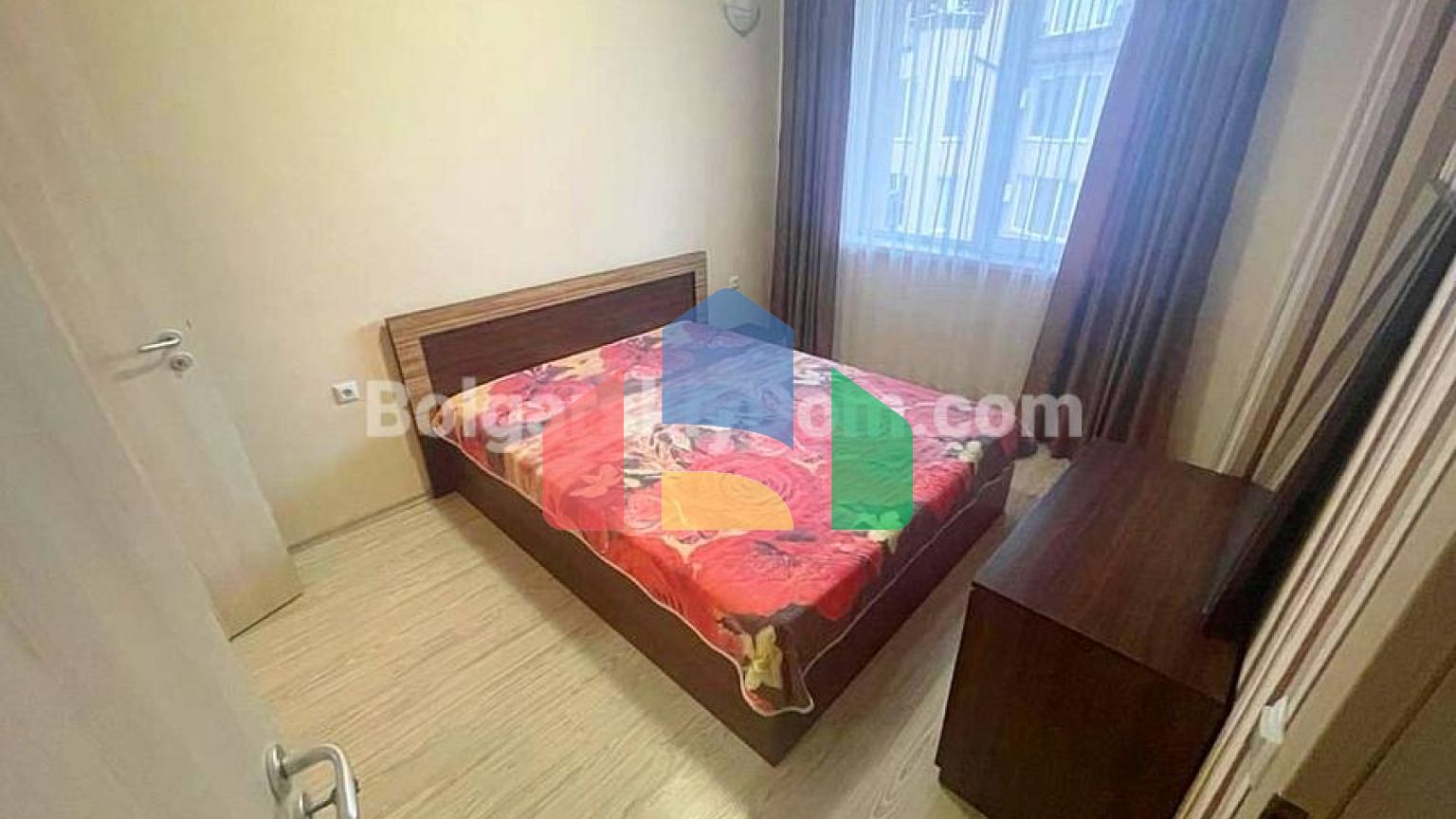 Трикімнатна квартира в Віп Зона