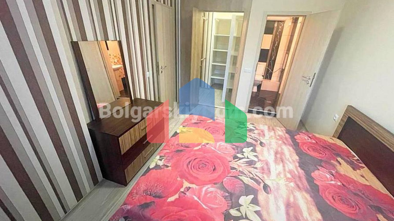 Трикімнатна квартира в Віп Зона